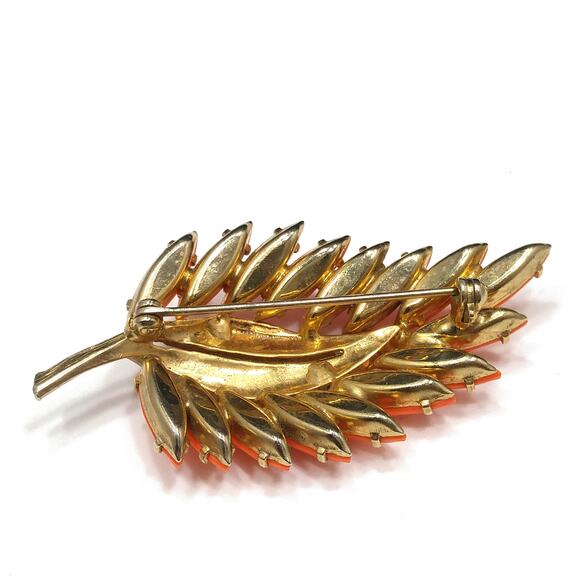 Vintage 1950s Leaf Brooch, Bright Orange Rhinestones, Gold Plated - Picture 6 of 10